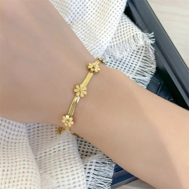 GANEMLY Trendy Gold Color Flower Heart Zircon Bracelet Bangle Stainless Steel Waterproof Jewelry For Women Party Gift pulseras